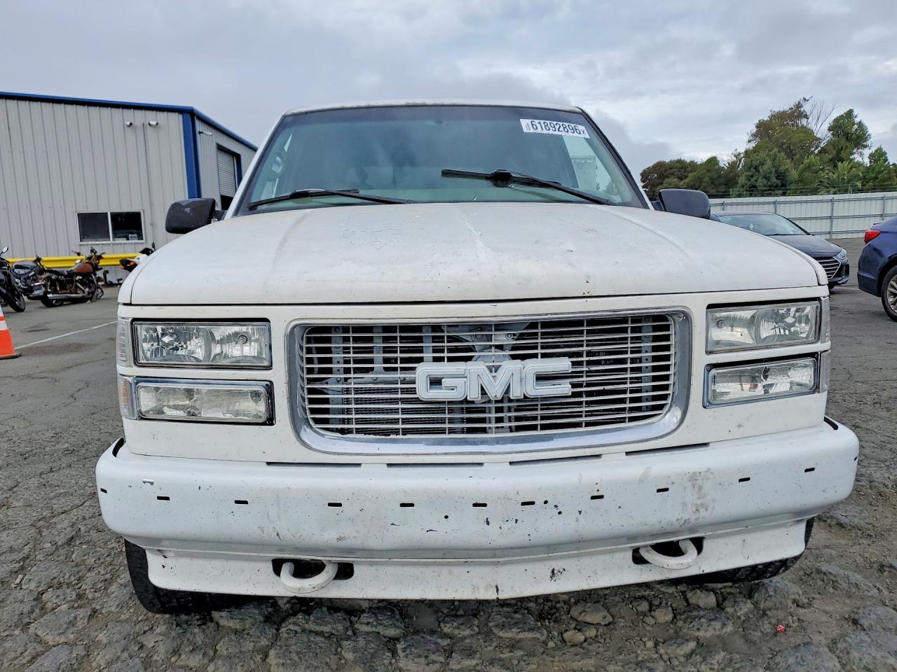 1997 Gmc Yukon White vin: 1GKEK13RXVJ715096