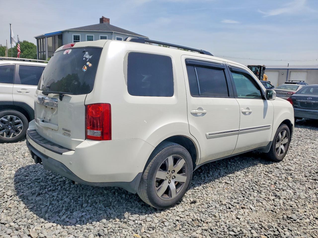2012 Honda Pilot Touring White vin: 5FNYF4H95CB018155