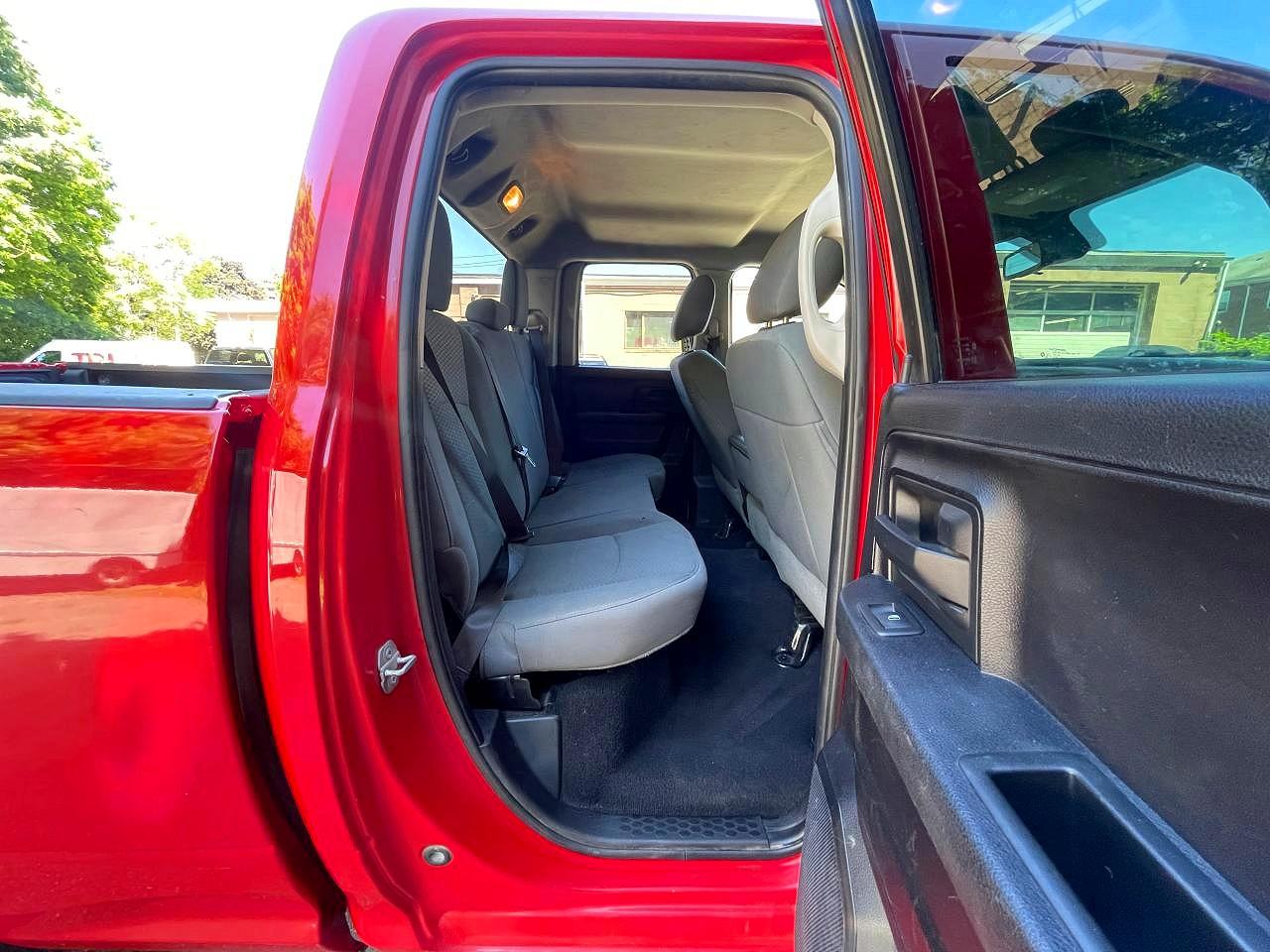2016 Ram 1500 St Red vin: 1C6RR7FT4GS123183