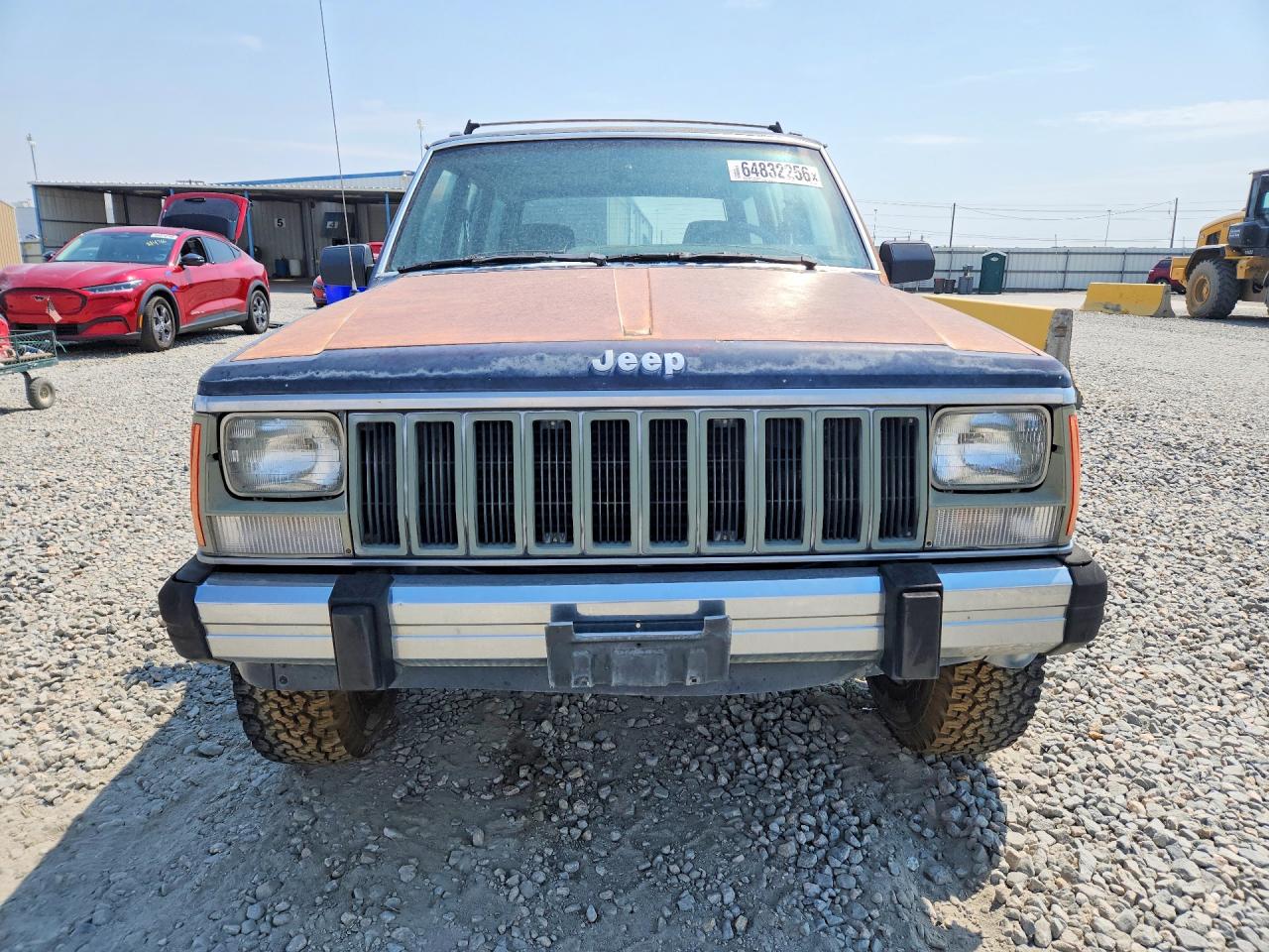 1984 Jeep Cherokee Two Tone vin: 1JCWL782XET109084