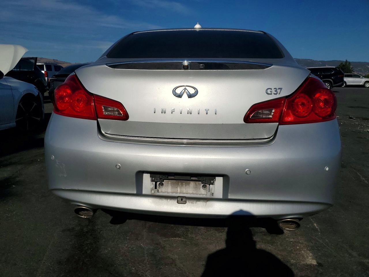 2010 Infiniti G37 Sedan Base Silver vin: JN1CV6AP7AM402074