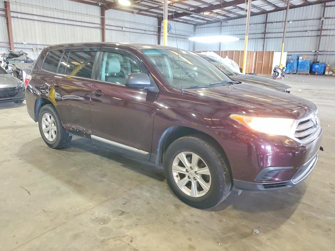 2011 Toyota Highlander Base Темно-бордовый vin: 5TDBK3EH3BS065444