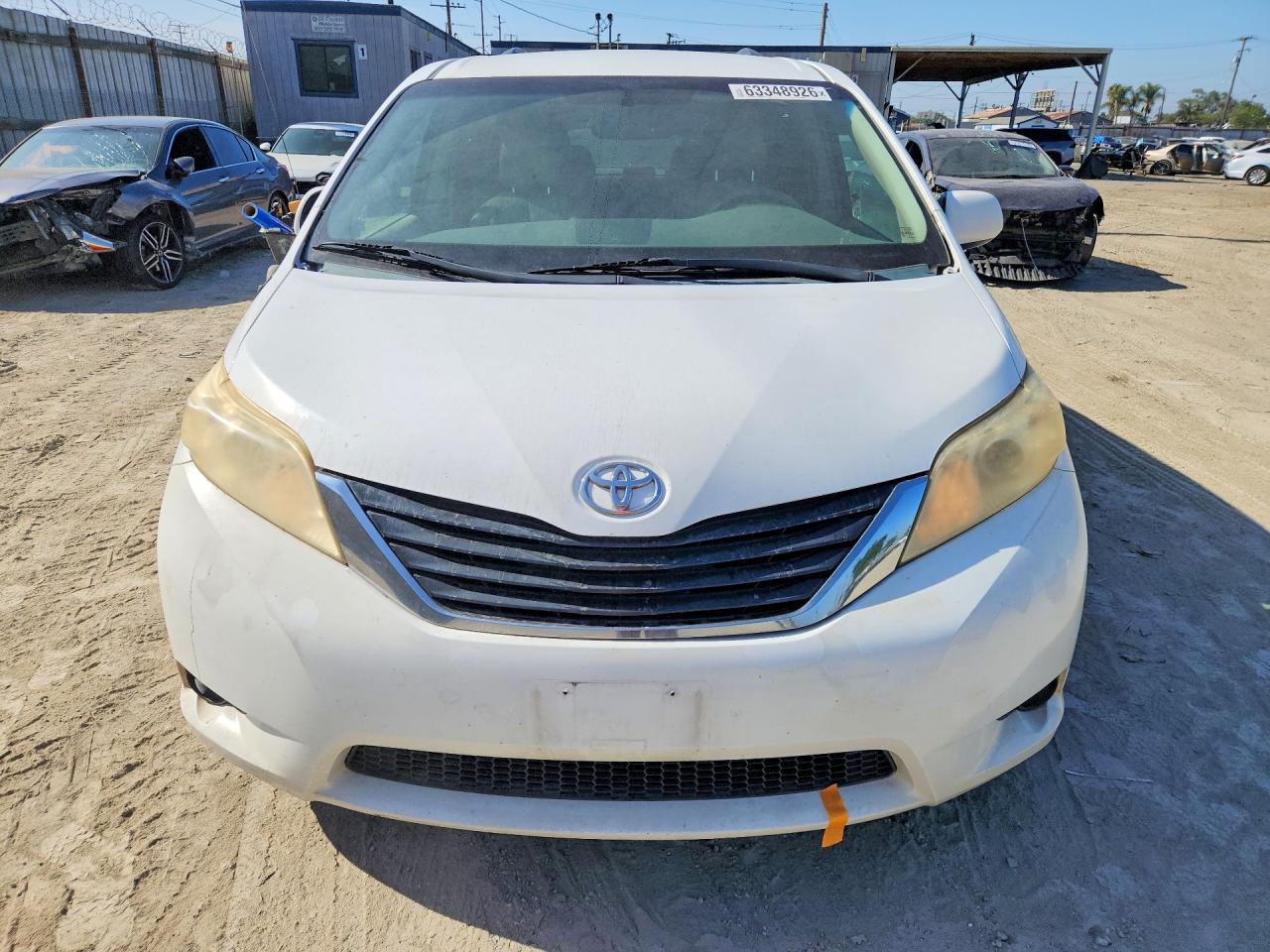 2011 Toyota Sienna Le White vin: 5TDKK3DCXBS041518
