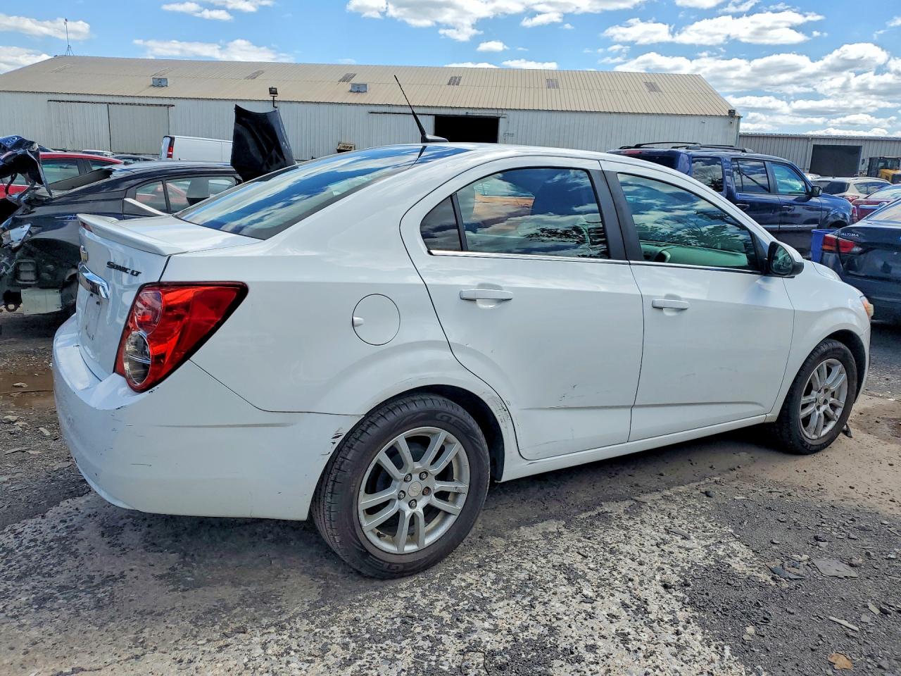 2014 Chevrolet Sonic Lt White vin: 1G1JC5SH6E4235541