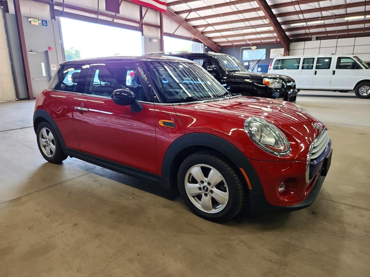 2015 Mini Cooper Red vin: WMWXM5C55F3A97341