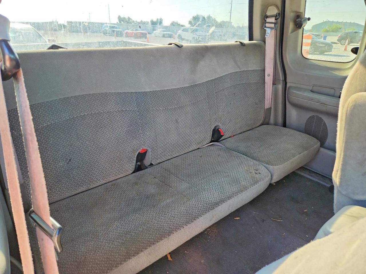 2001 Ford F150 Красный vin: 1FTRX17L11NA09206