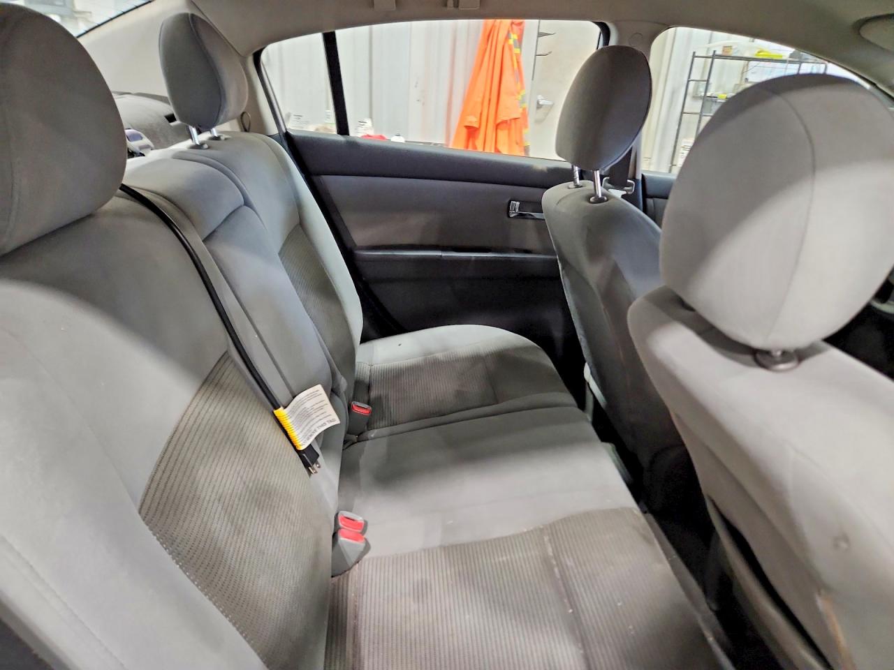 2011 Nissan Sentra 2.0 Silver vin: 3N1AB6AP7BL651714