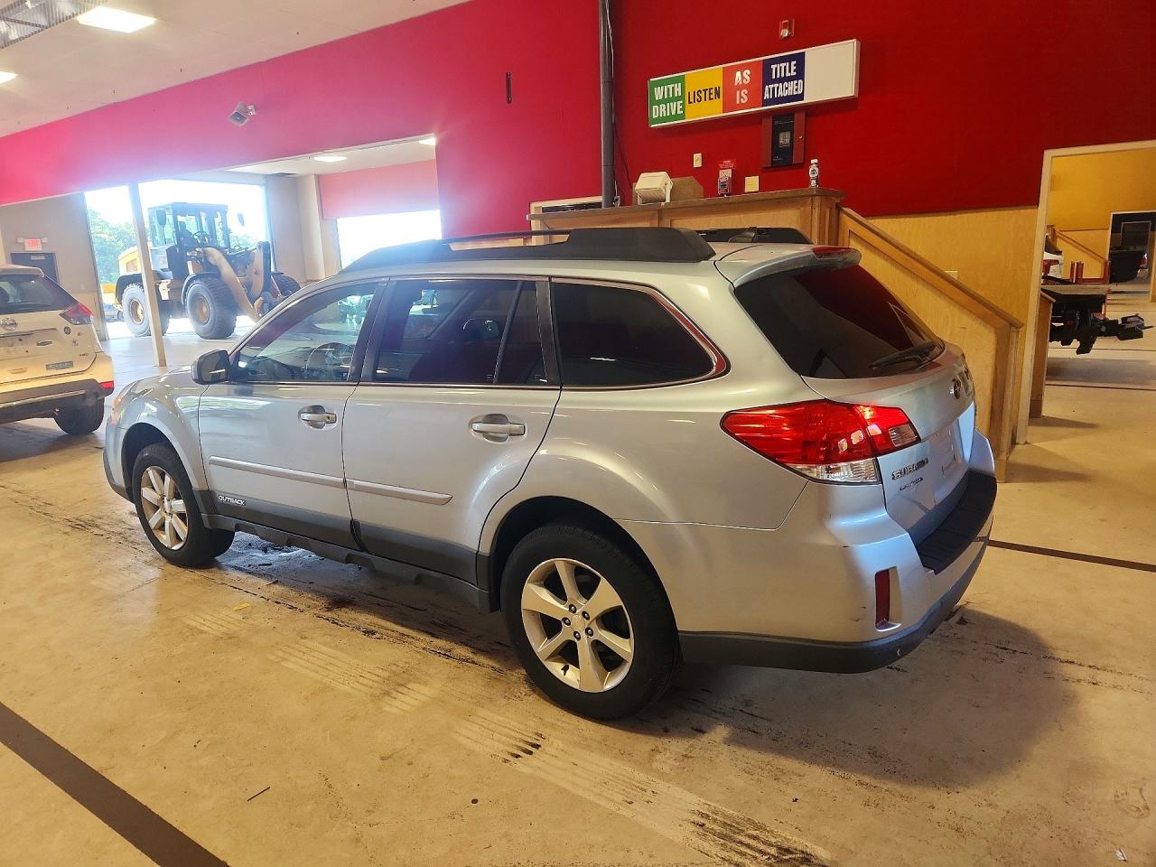 2013 Subaru Outback 2.5i Limited Серебряный vin: 4S4BRBKC1D3244404