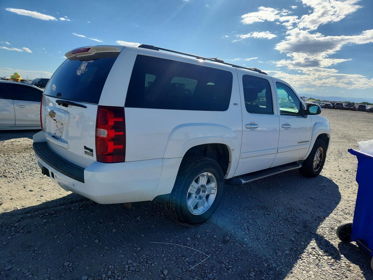 2008 Chevrolet Suburban K1500 Ls White vin: 3GNFK16398G121202