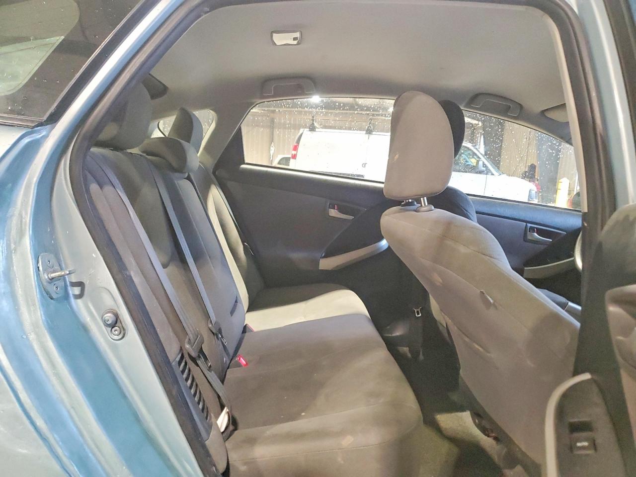 2014 Toyota Prius Three Синий vin: JTDKN3DU3E1815061
