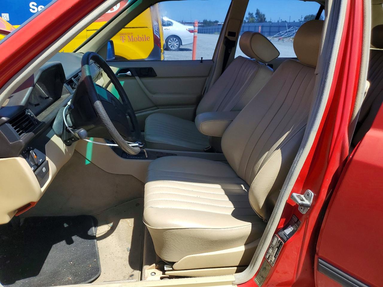 1989 Mercedes-benz 300 E Красный vin: WDBEA30D6KA886795