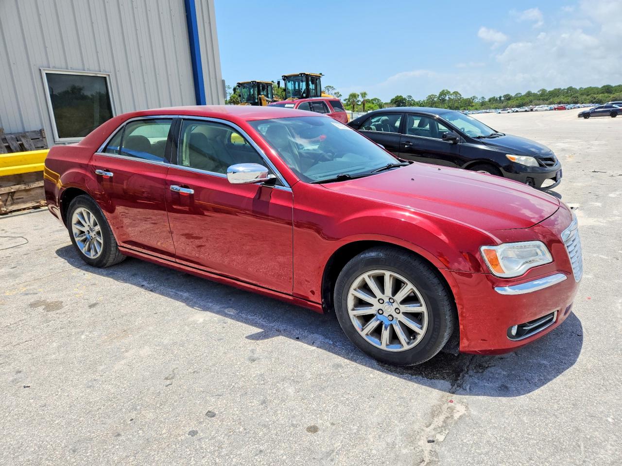 2011 Chrysler 300 Limited Red vin: 2C3CA5CG9BH529529