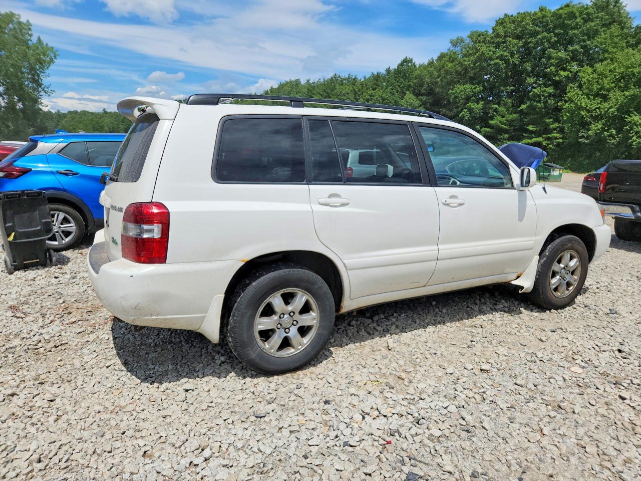 2004 Toyota Highlander Base White vin: JTEEP21AX40022349