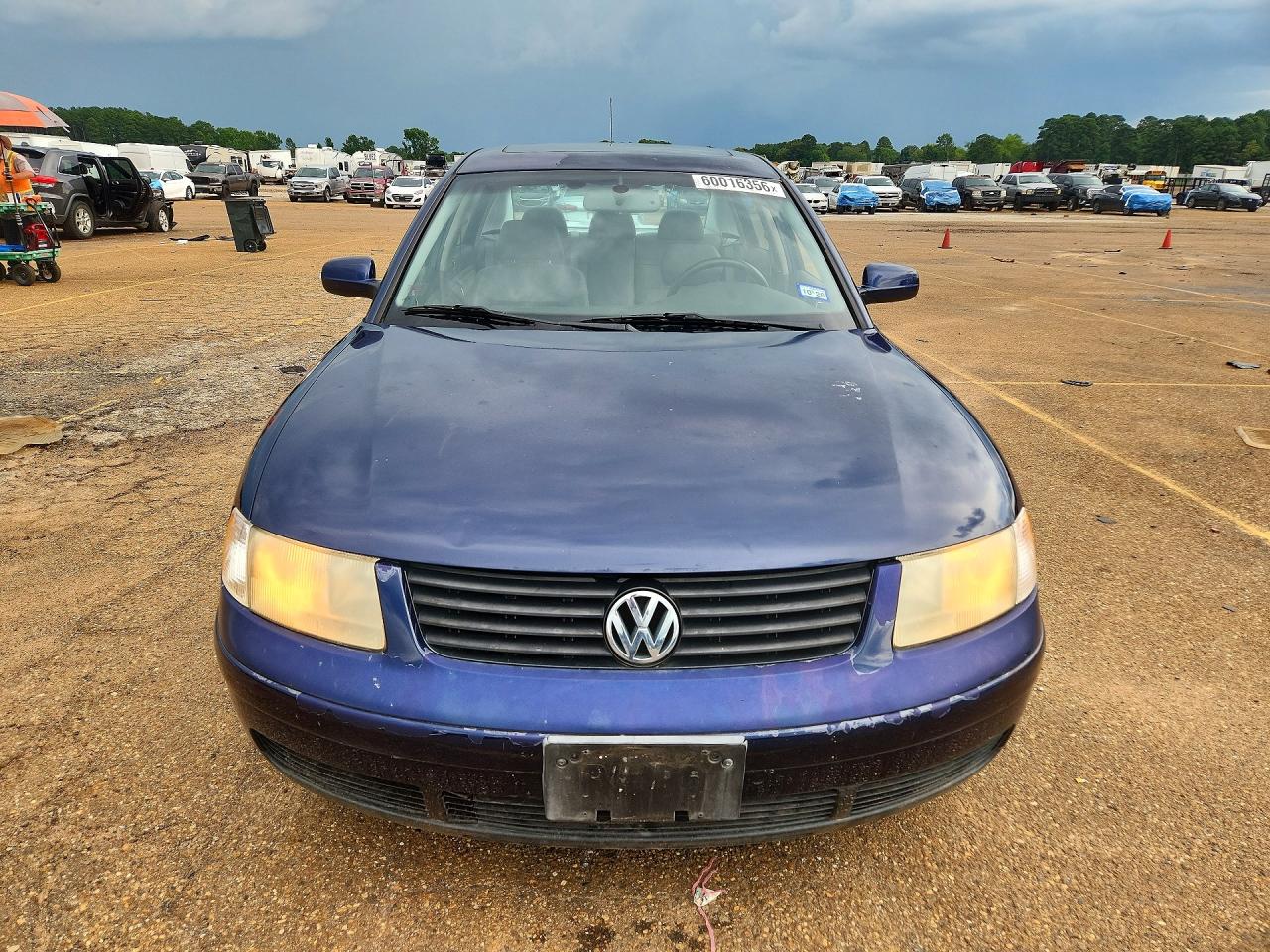 2001 Volkswagen Passat Glx Blue vin: WVWBH63B81P028526