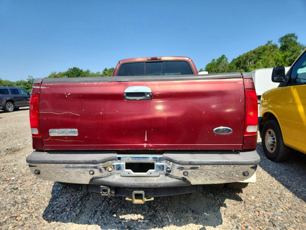 2005 Ford F350 Super Duty Maroon vin: 1FTWW33P45EA64491