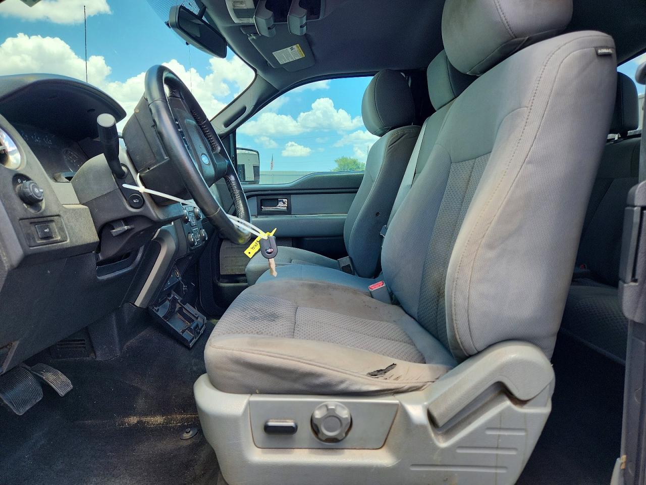 2013 Ford F150 Super Cab Белый vin: 1FTFX1EF5DFD23438