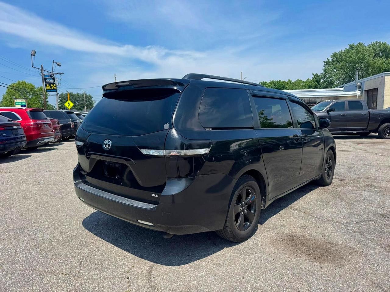 2014 Toyota Sienna Xle 8-passenger Black vin: 5TDYK3DC0ES443899