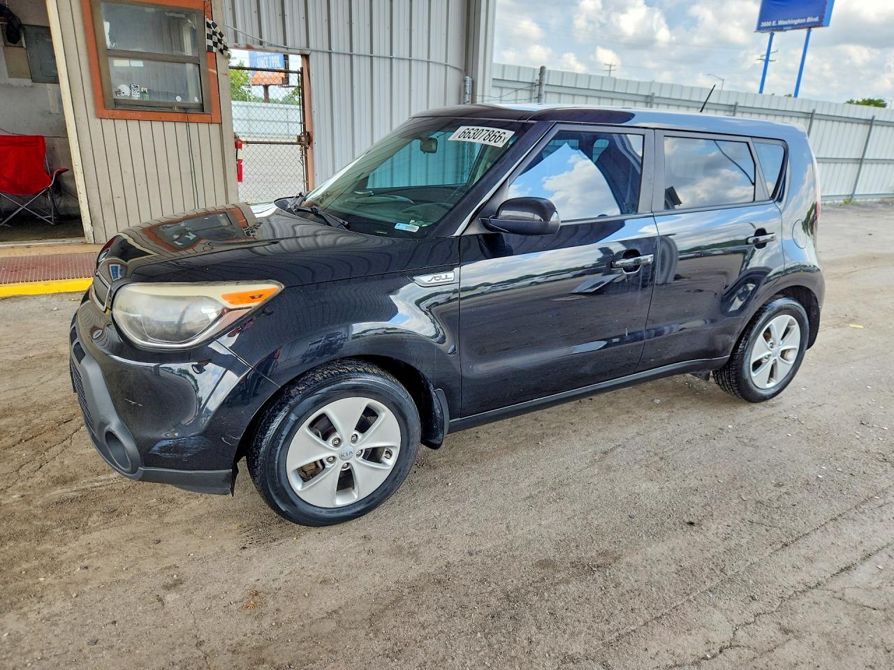 2015 Kia Soul Base Черный vin: KNDJN2A25F7203693