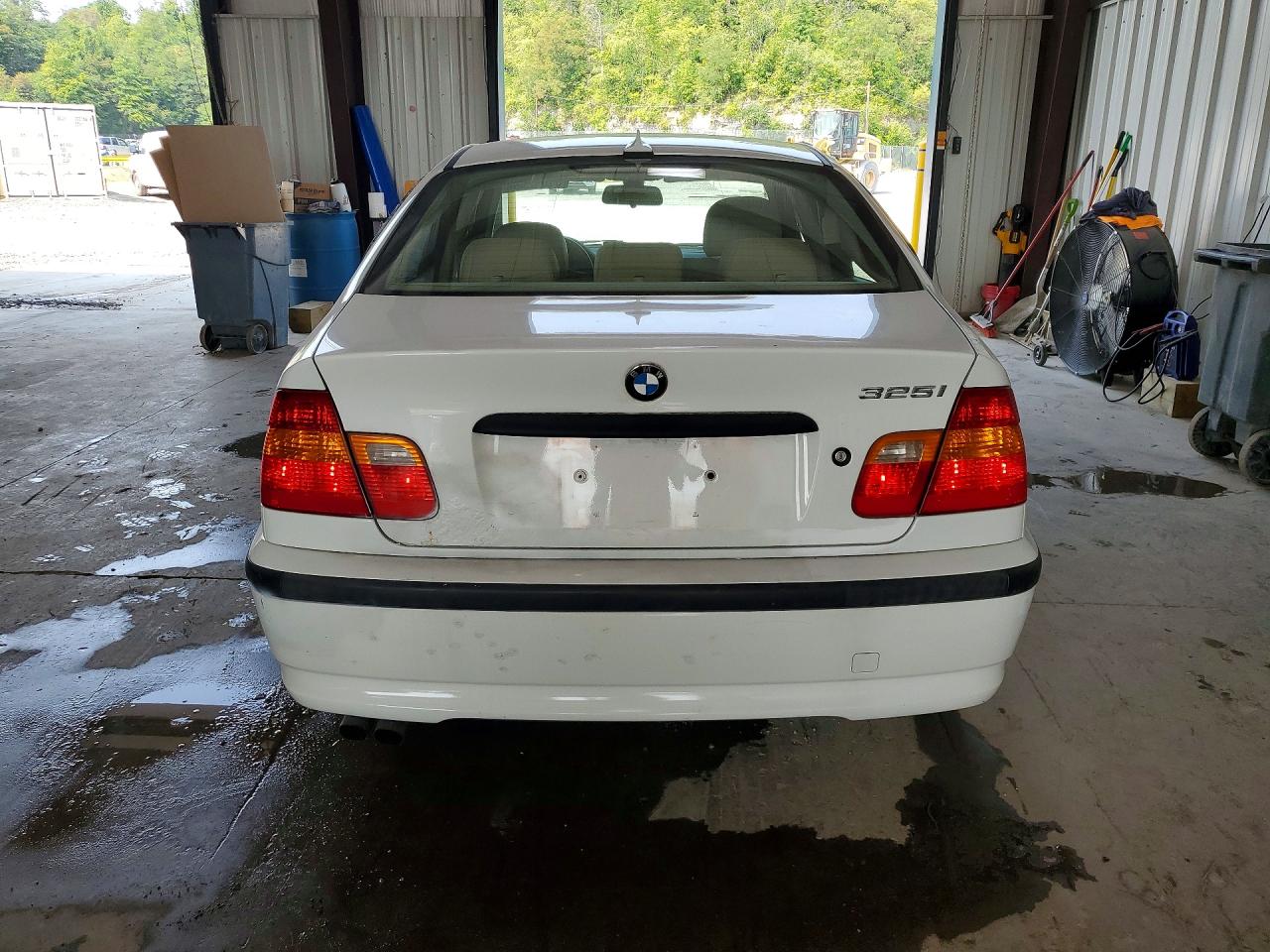 2005 Bmw 325 I Белый vin: WBAET37465NJ90059