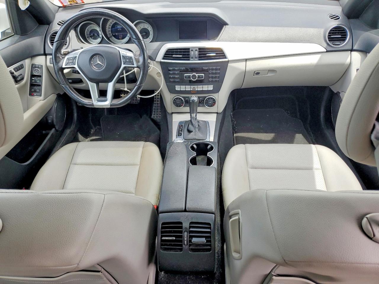 2013 Mercedes-benz C 300 4matic White vin: WDDGF8AB1DR281275