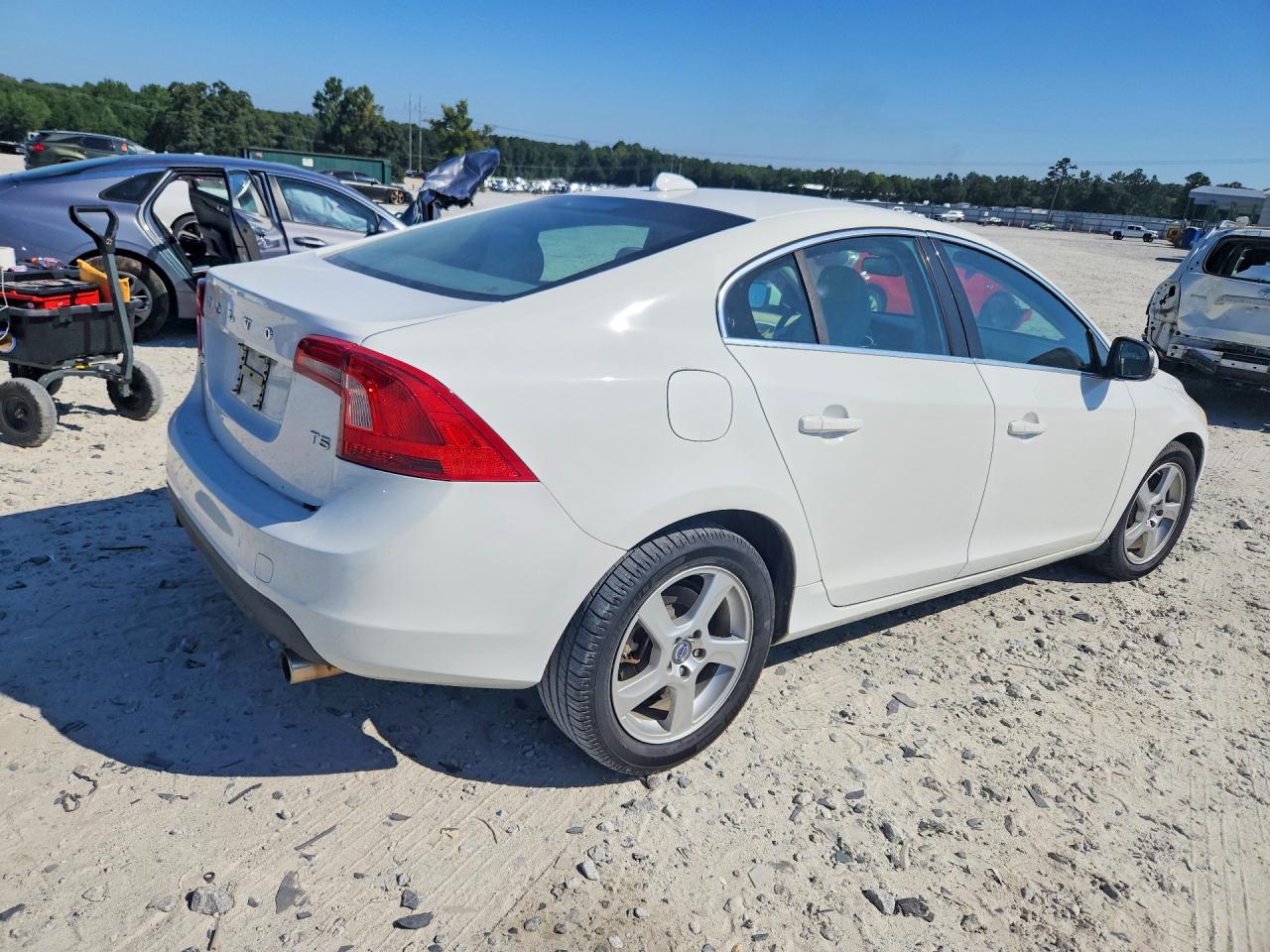 2013 Volvo S60 T5 White vin: YV1612FS4D2206311