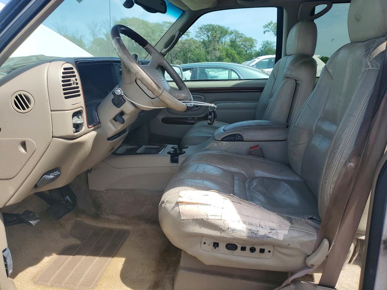 2000 Cadillac Escalade Luxury Белый vin: 1GYEK63R0YR230359