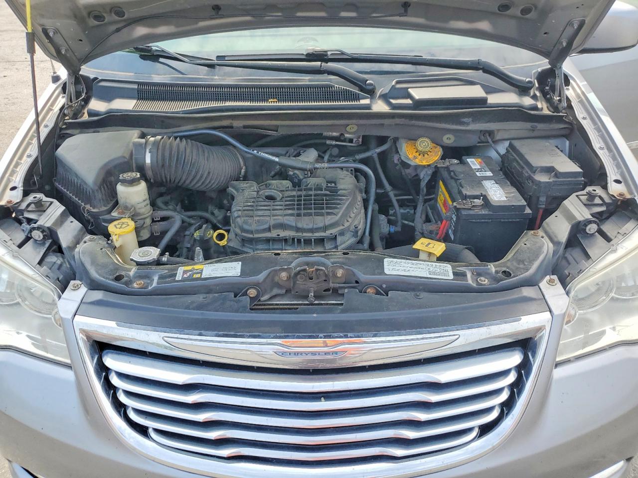 2015 Chrysler Town & Country Touring Серебряный vin: 2C4RC1BG8FR582832
