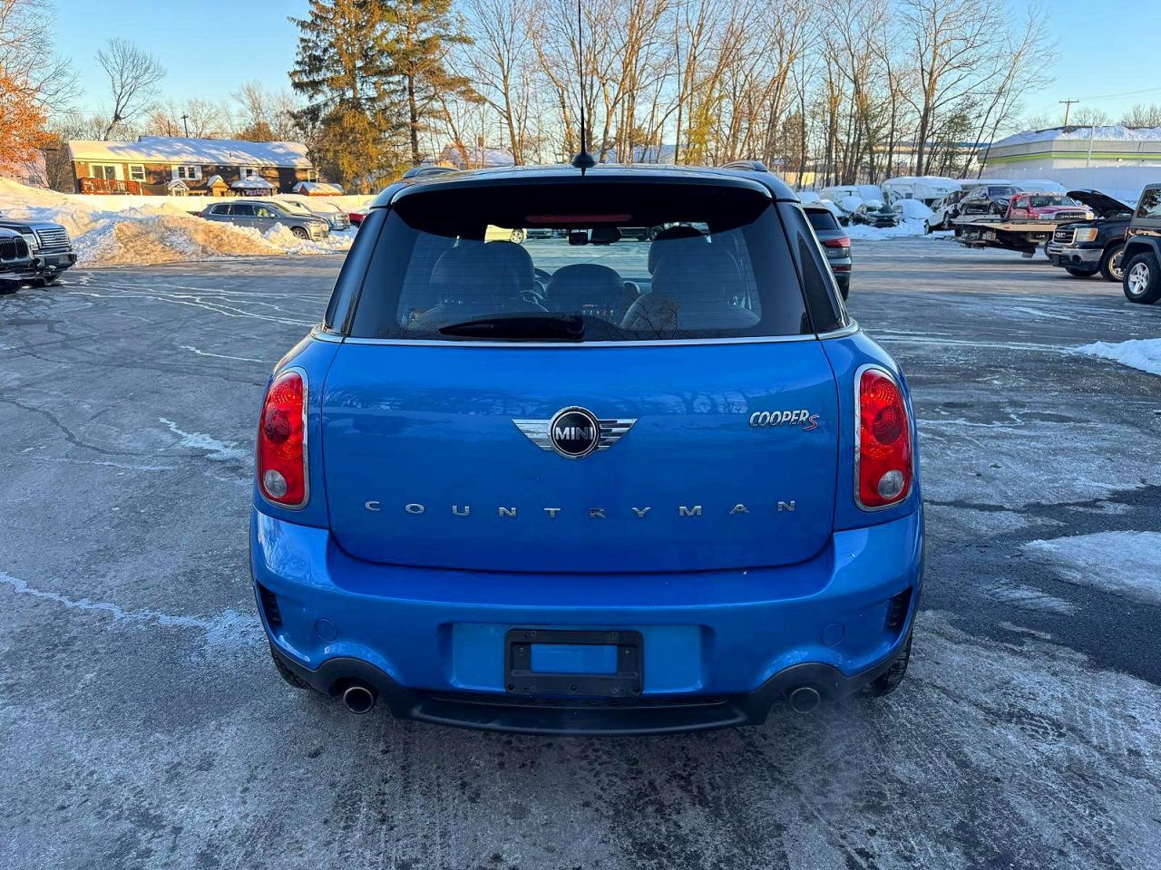 2014 Mini Cooper S Countryman Blue vin: WMWZC5C57EWP40651