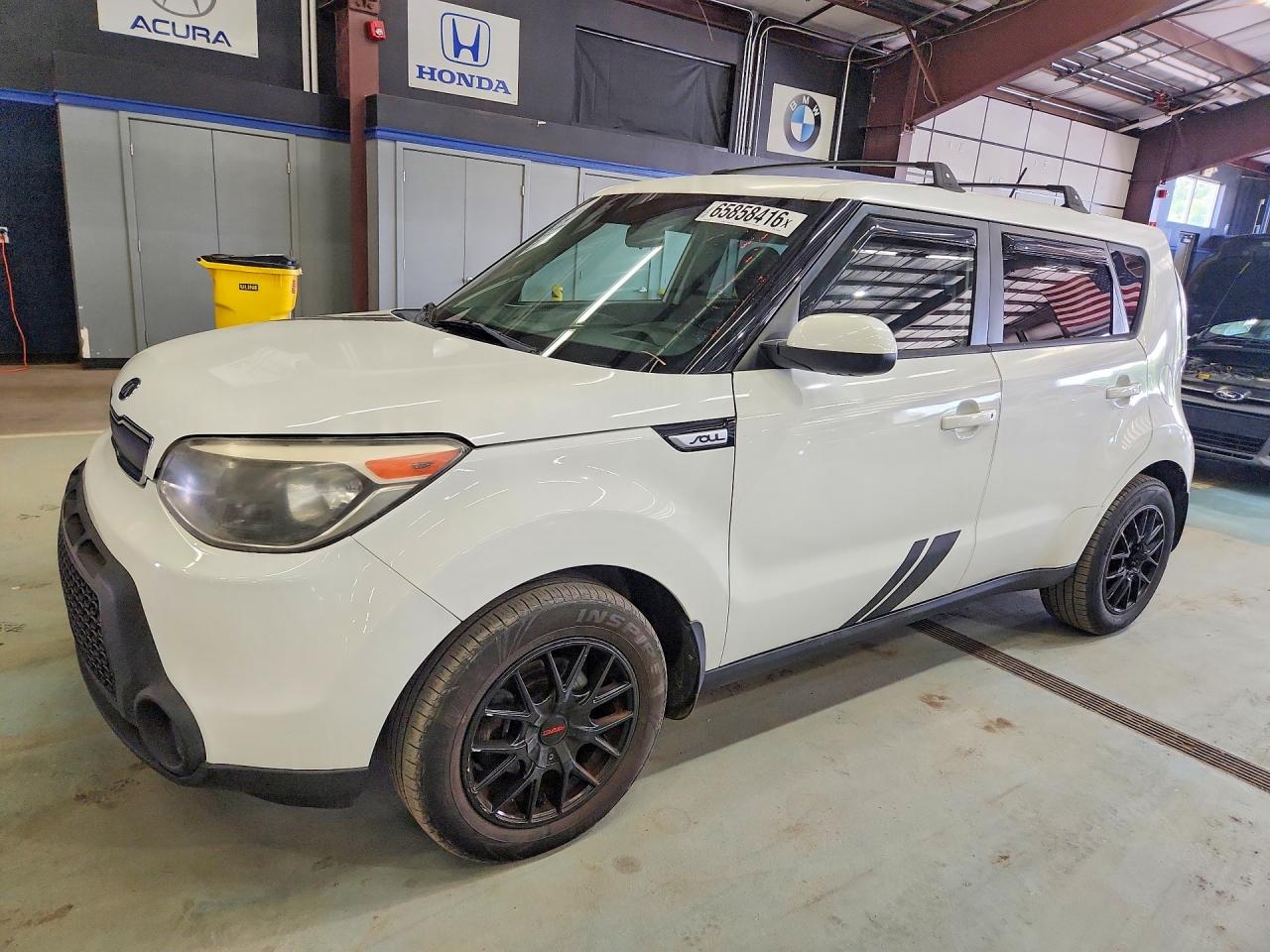 2015 Kia Soul Base White vin: KNDJN2A21F7778406