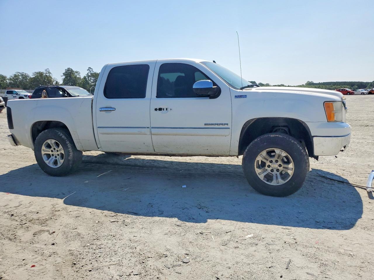 2011 Gmc Sierra K1500 Sle White vin: 3GTP2VE34BG103431