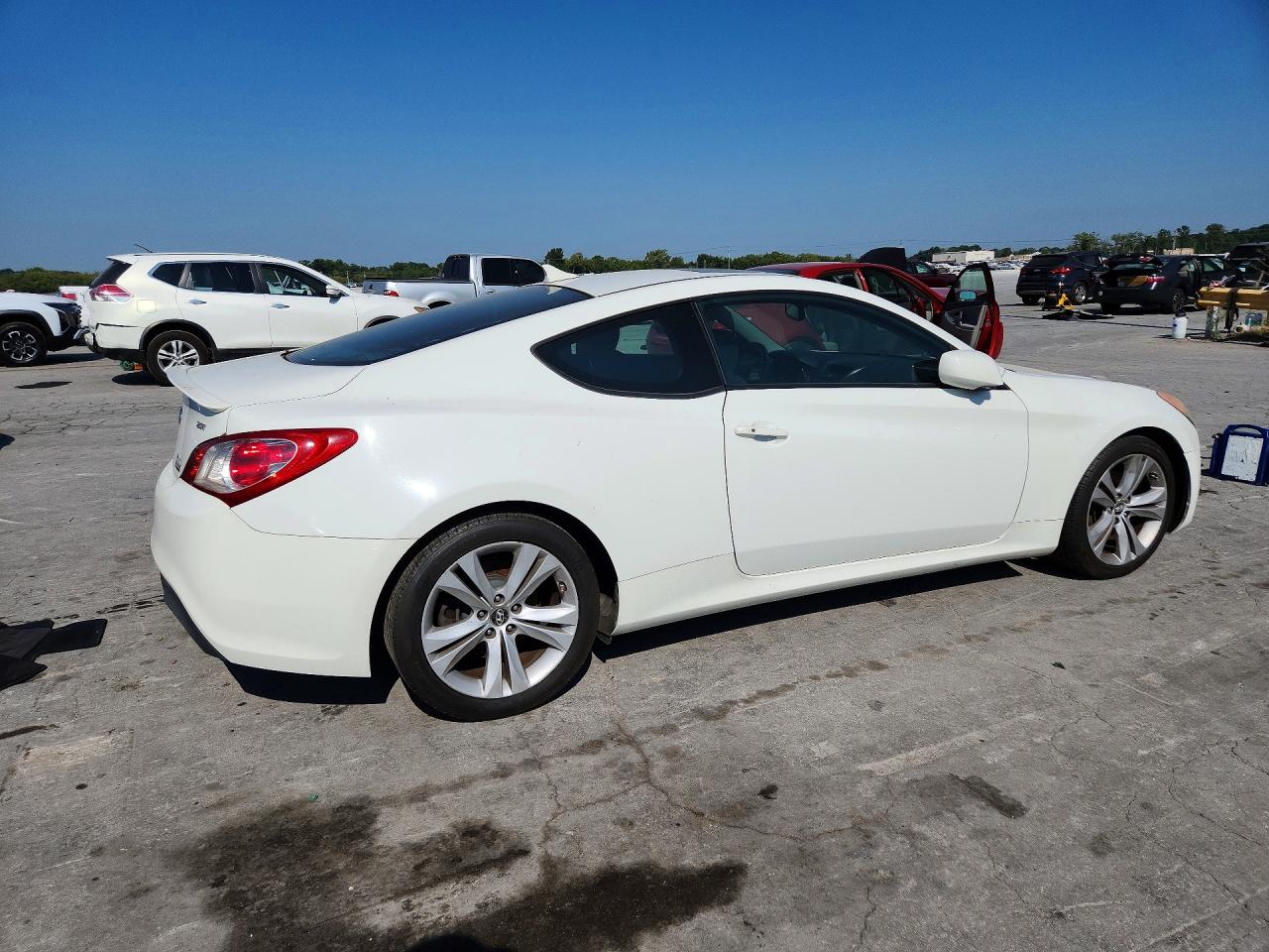 2011 Hyundai Genesis Coupe 2.0t Premium White vin: KMHHT6KDXBU063319