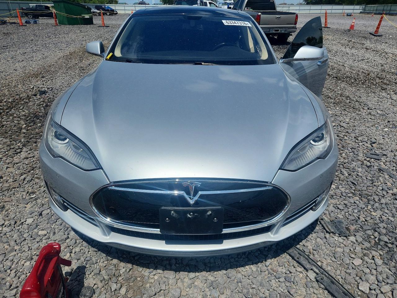 2014 Tesla Model S Silver vin: 5YJSA1H17EFP49928