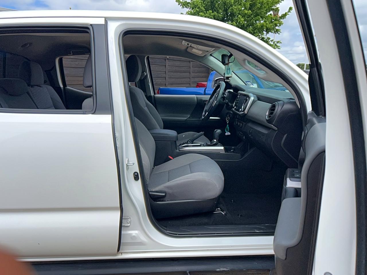 2022 Toyota Tacoma Sr5 V6 White vin: 3TMBZ5DNXNM036865