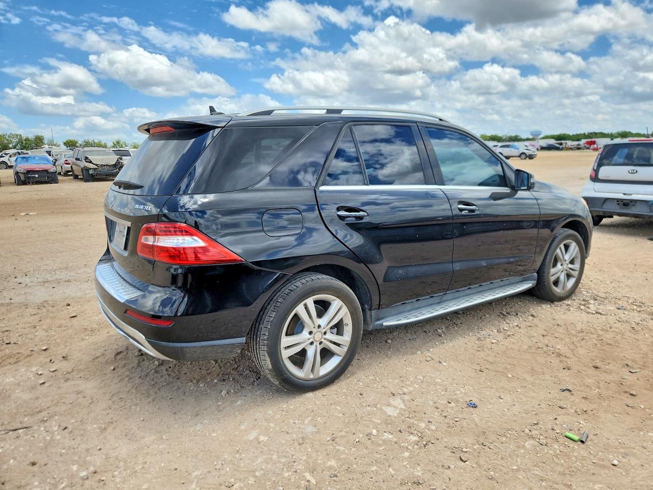2015 Mercedes-benz Ml 250 Bluetec Black vin: 4JGDA0EB2FA540540