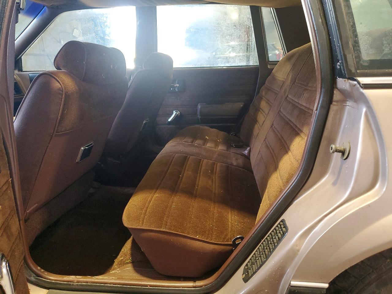 1983 Chevrolet Celebrity Желто-коричневый vin: 1G1AW19R6D6853654