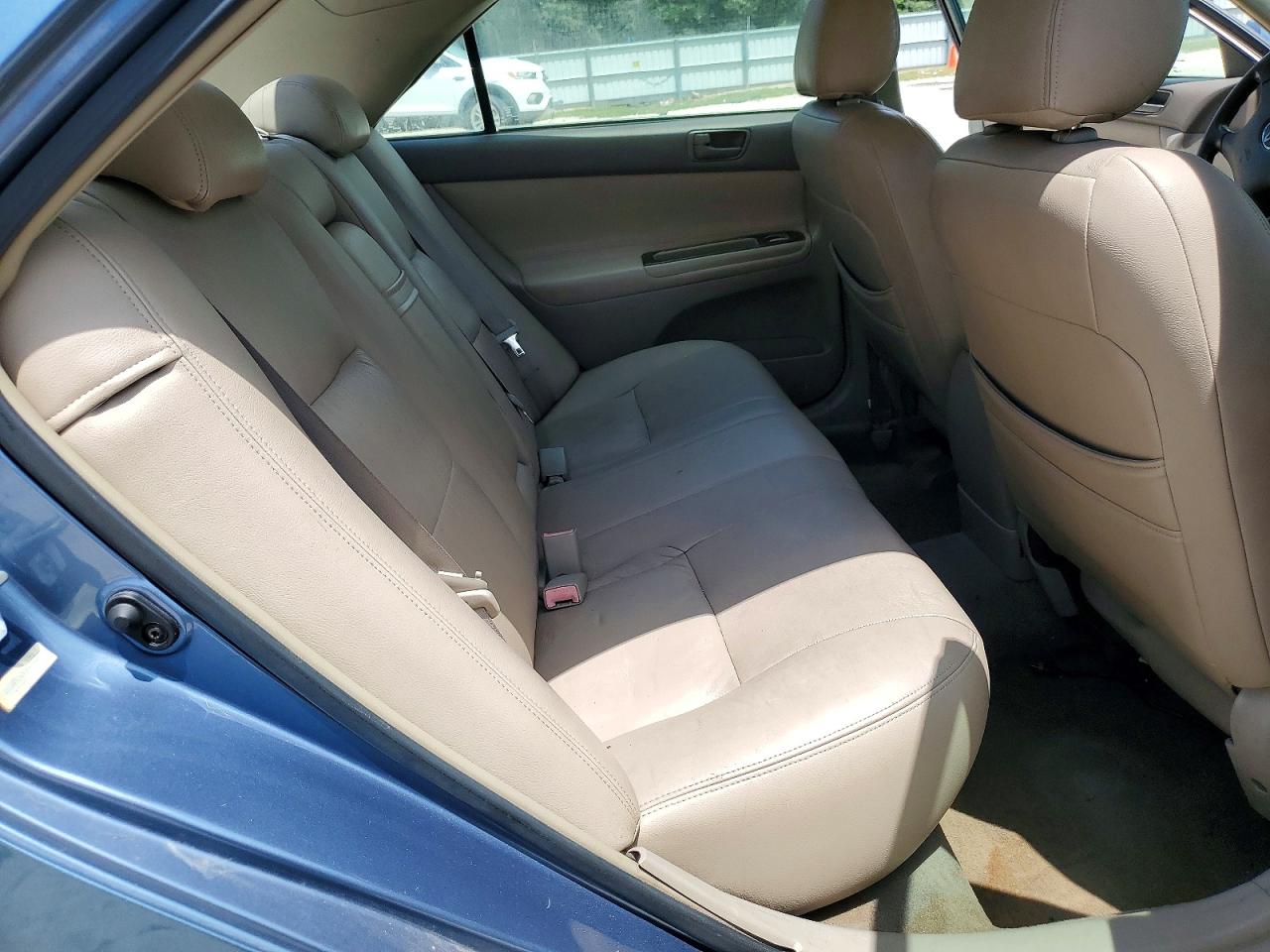 2002 Toyota Camry Le Blue vin: 4T1BE32K32U533865