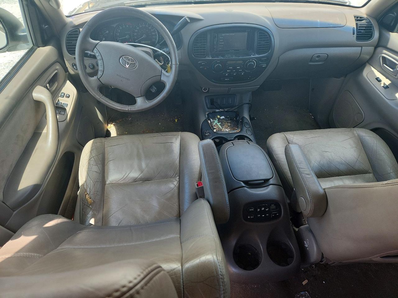 2005 Toyota Sequoia Sr5 White vin: 5TDZT34A45S260604