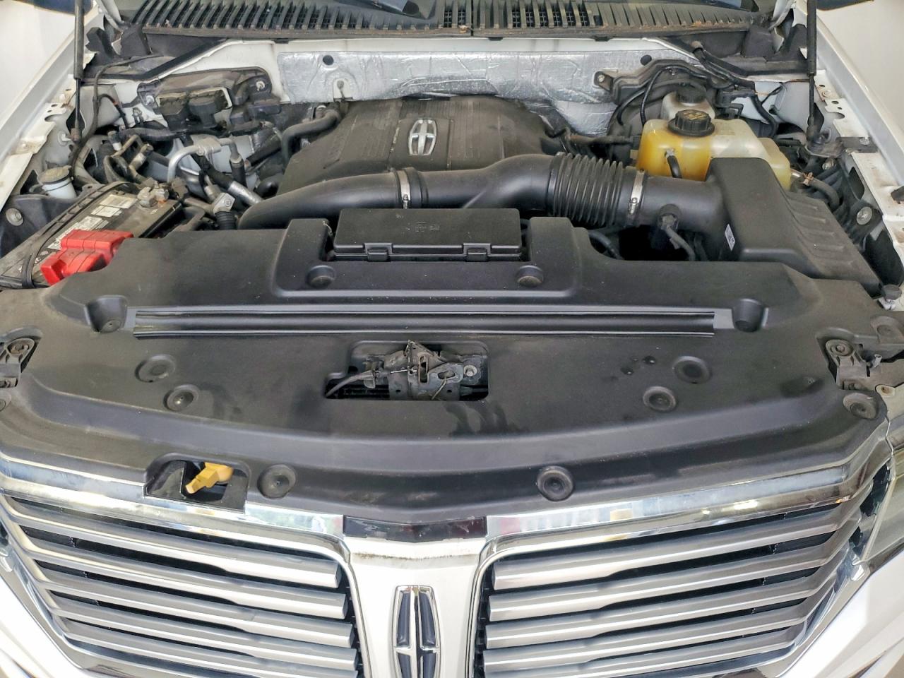 2015 Lincoln Navigator Белый vin: 5LMJJ2JT8FEJ01720