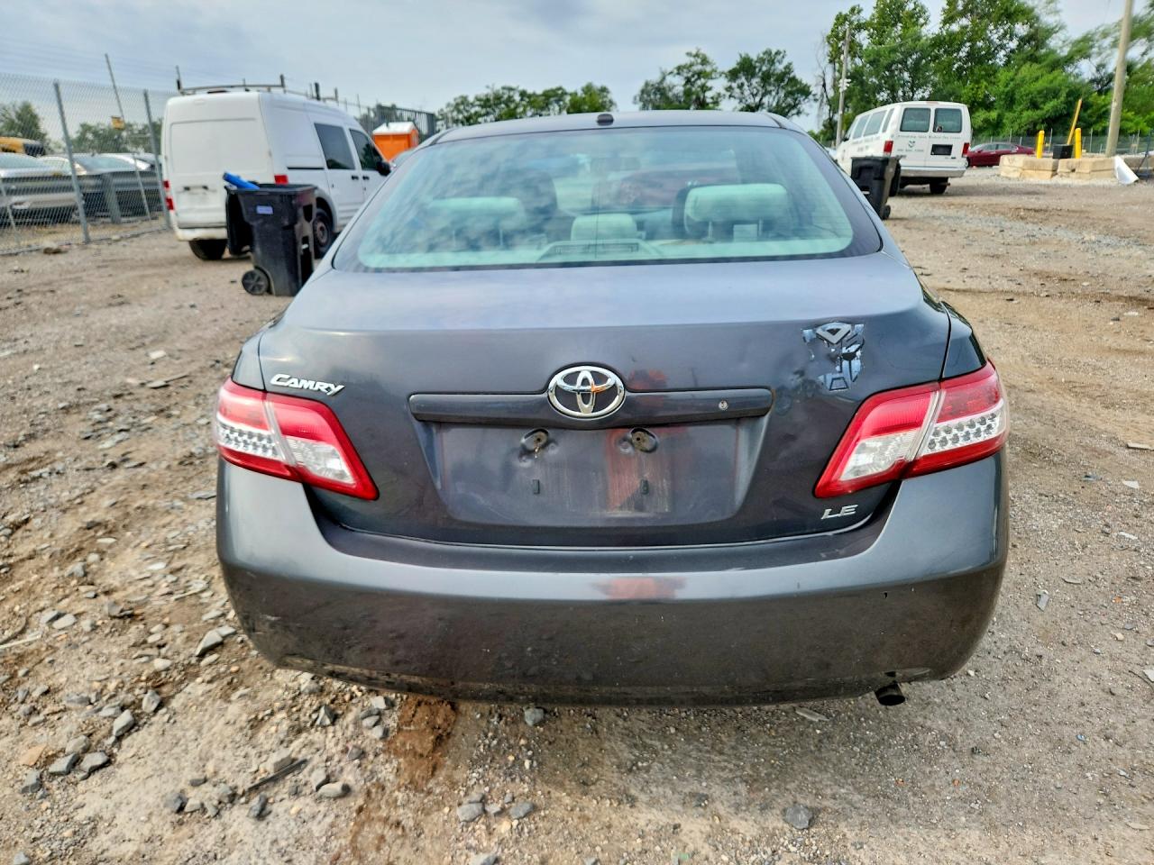 2010 Toyota Camry Le Gray vin: 4T1BF3EK6AU109488
