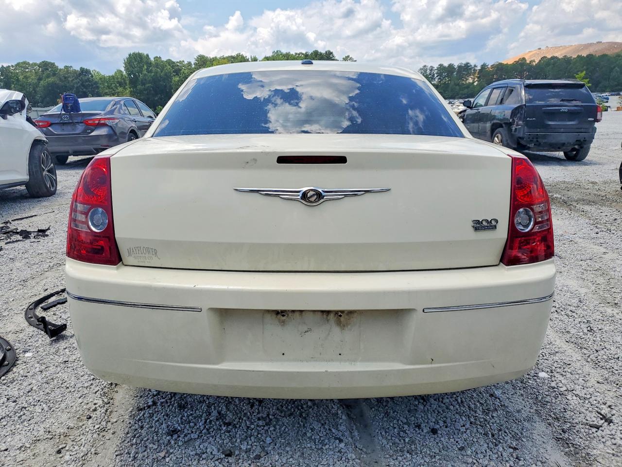 2010 Chrysler 300 Touring White vin: 2C3CA5CV9AH265970