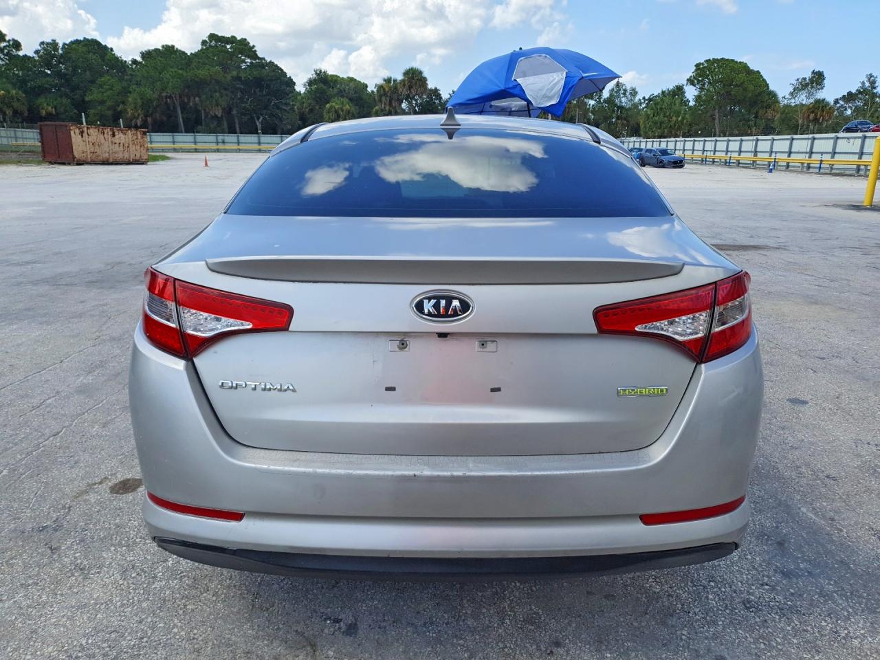 2011 Kia Optima Hybrid Base Silver vin: KNAGM4AD5B5004737