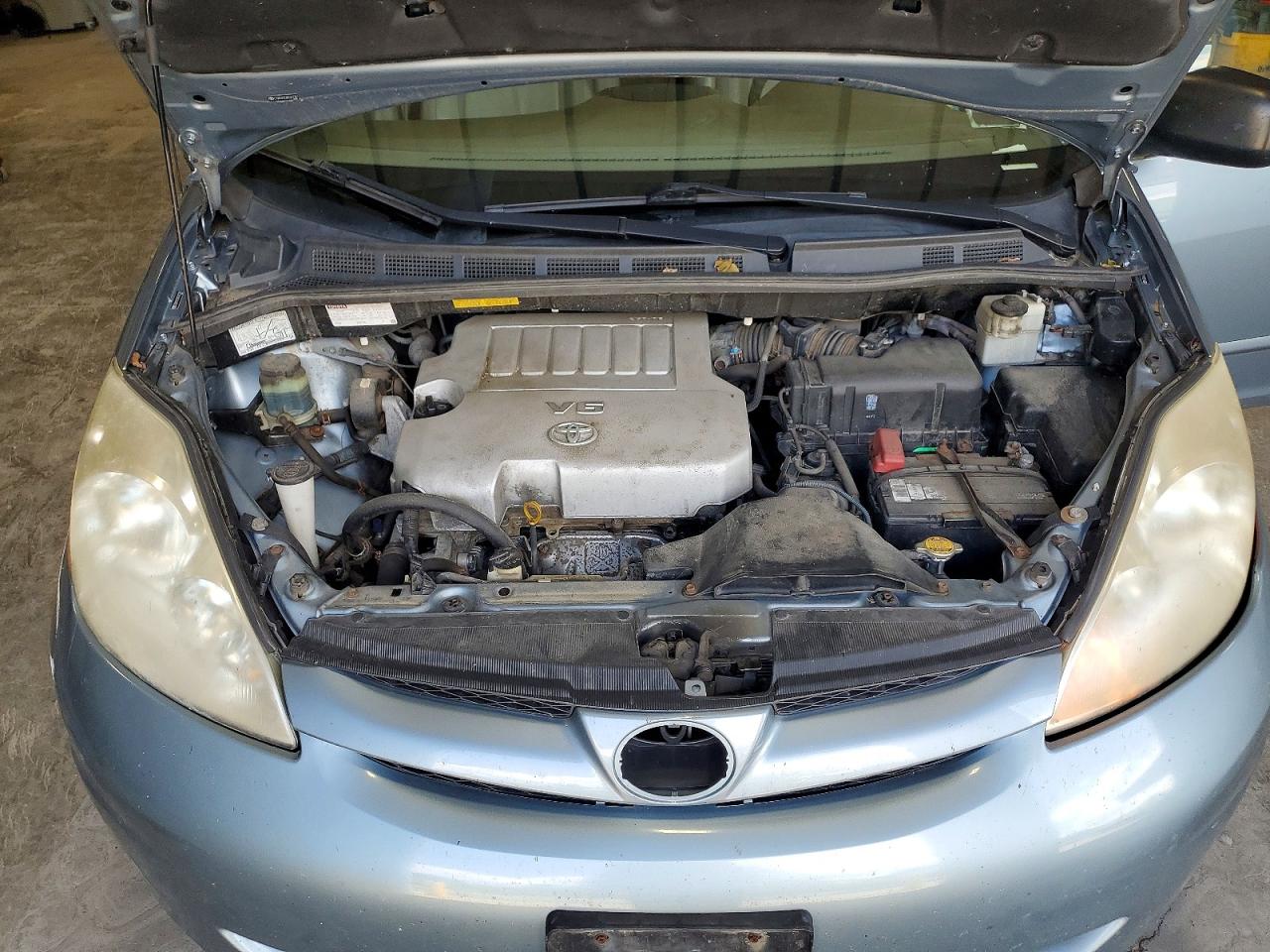 2010 Toyota Sienna Ce 7-passenger Blue vin: 5TDKK4CCXAS342361