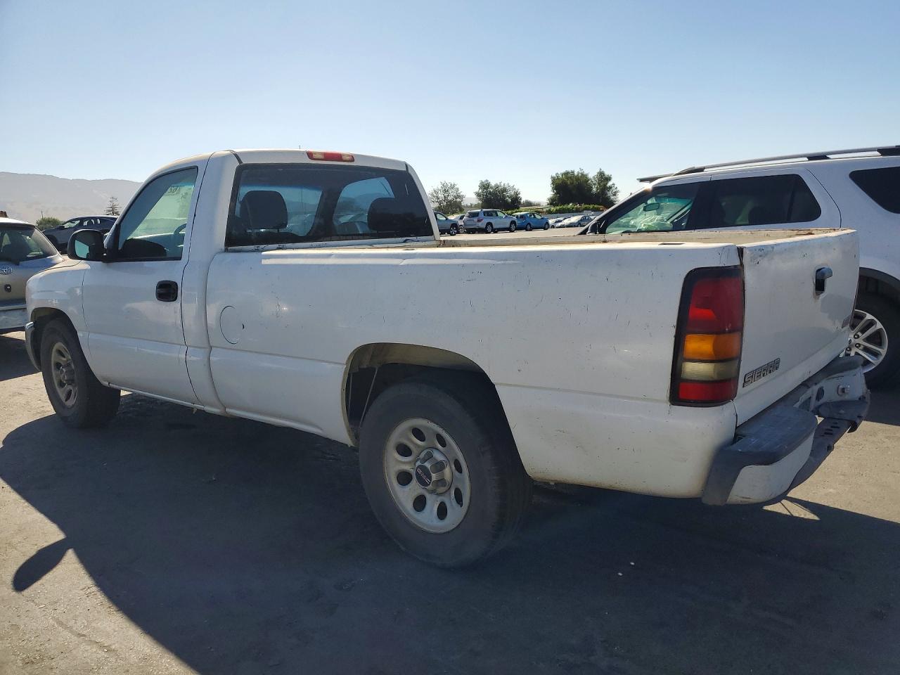 2005 Gmc New Sierra C1500 White vin: 1GTEC14X65Z280200