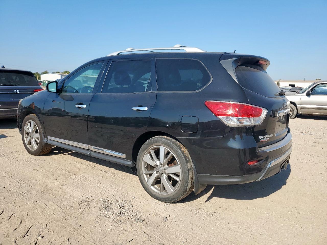2015 Nissan Pathfinder S Black vin: 5N1AR2MN0FC716668