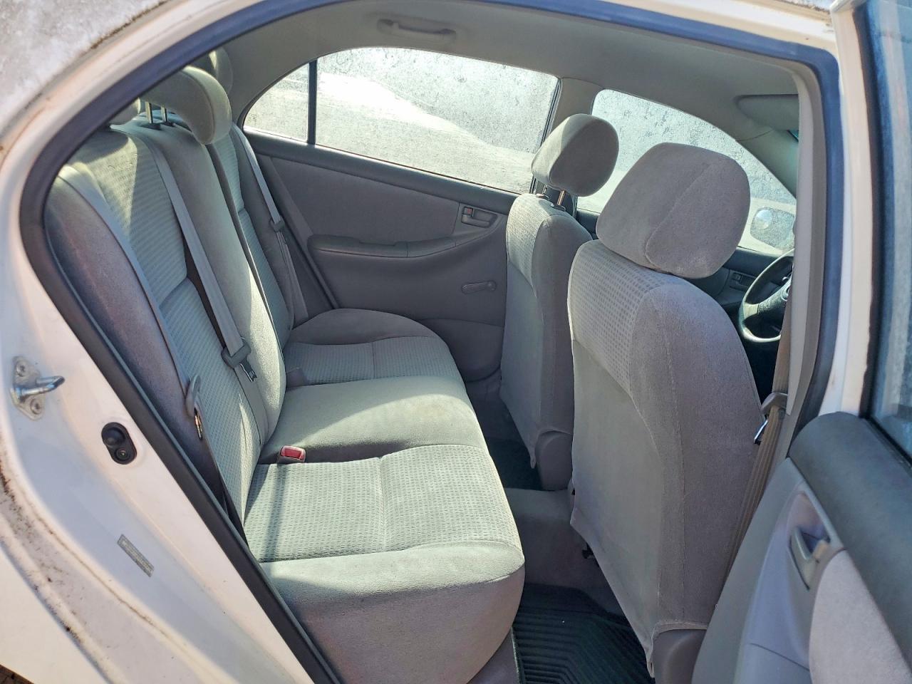 2005 Toyota Corolla Ce White vin: 1NXBR32E55Z476913
