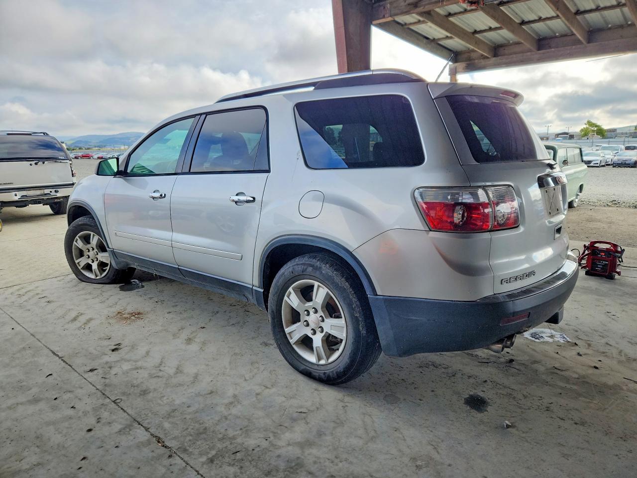 2009 Gmc Acadia Серебряный vin: 1GKEV13D89J140059
