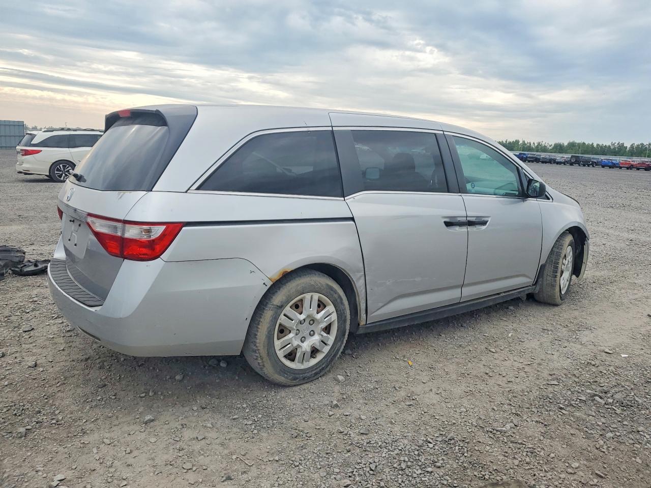 2011 Honda Odyssey Lx Silver vin: 5FNRL5H27BB508763