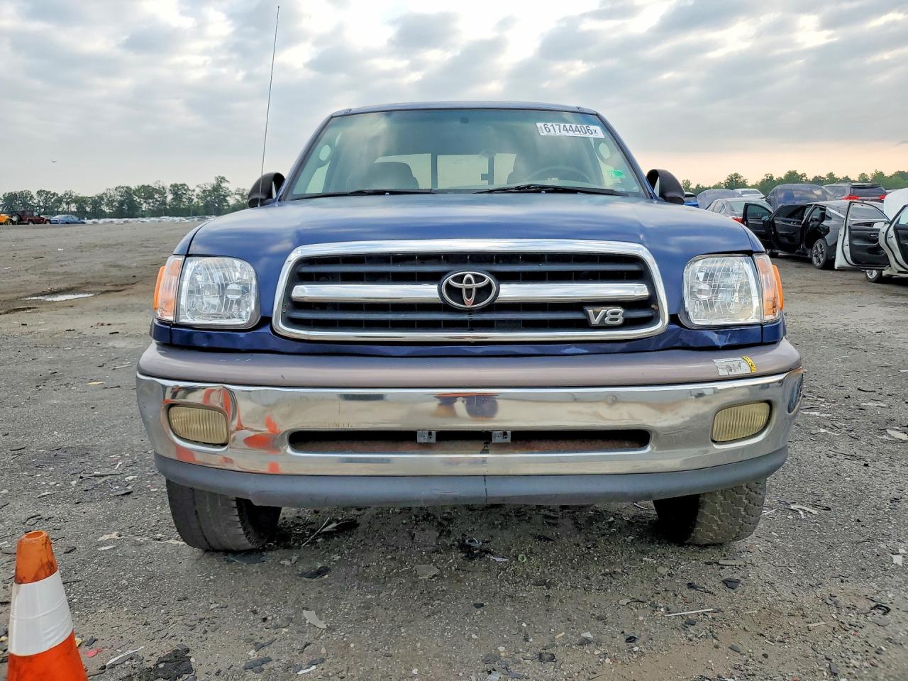 2002 Toyota Tundra Sr5 Blue vin: 5TBRN34132S229200