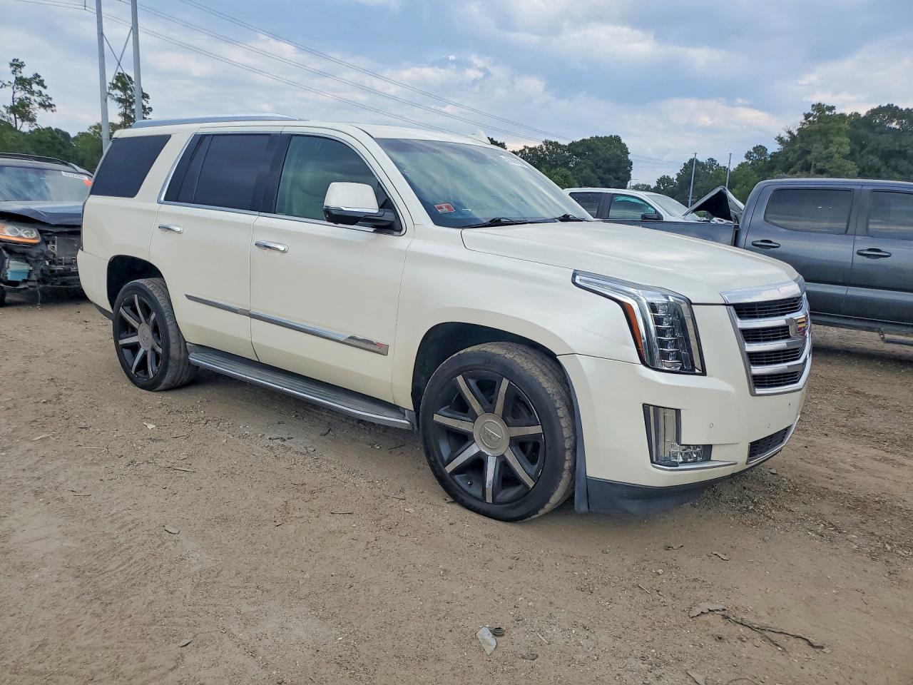 2015 Cadillac Escalade Luxury Белый vin: 1GYS4MKJ0FR527223