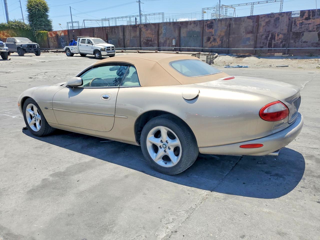 2000 Jaguar Xk8 Tan vin: SAJJA42C0YNA02298